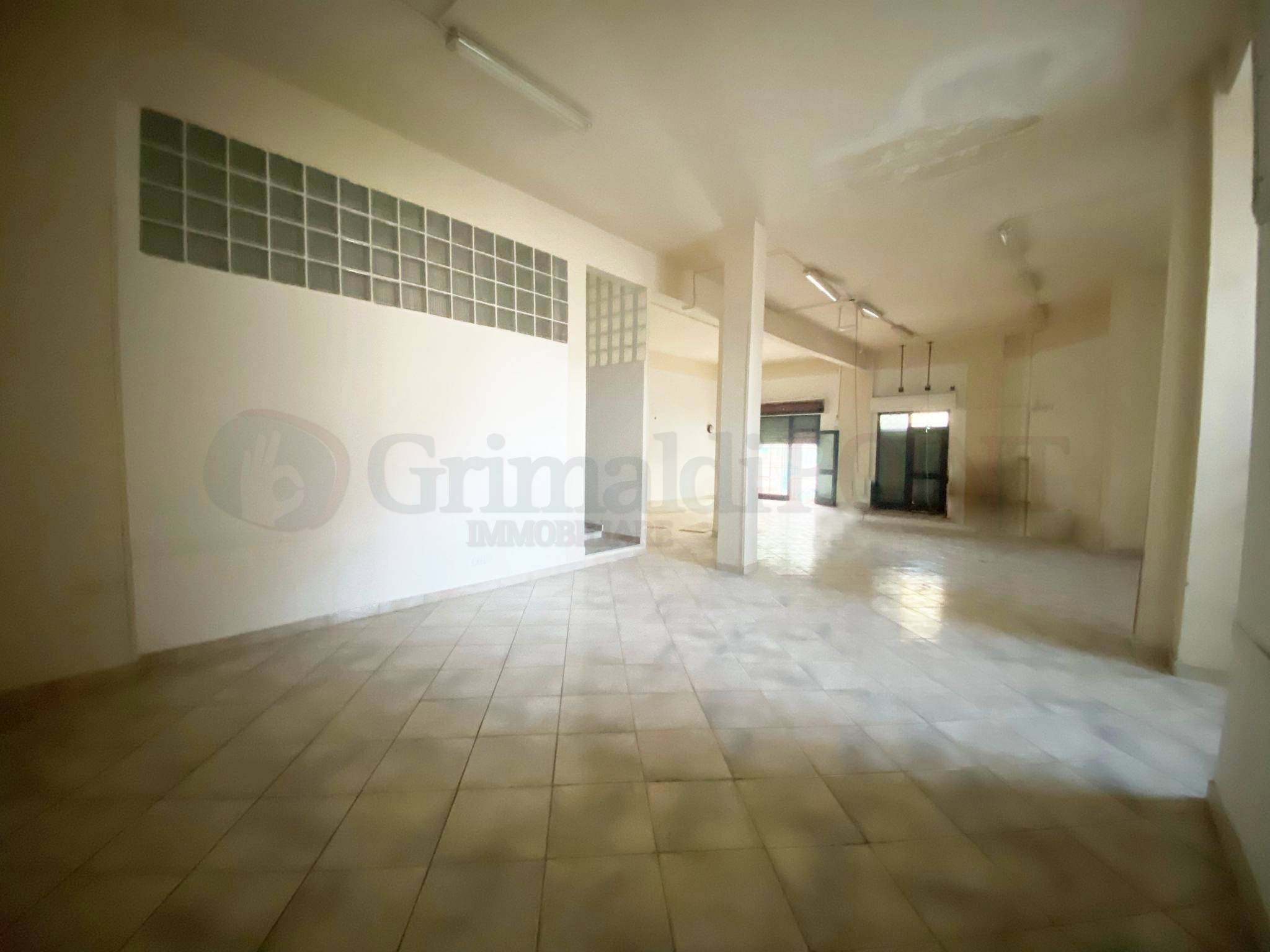 Locale commerciale in affitto a Villaricca