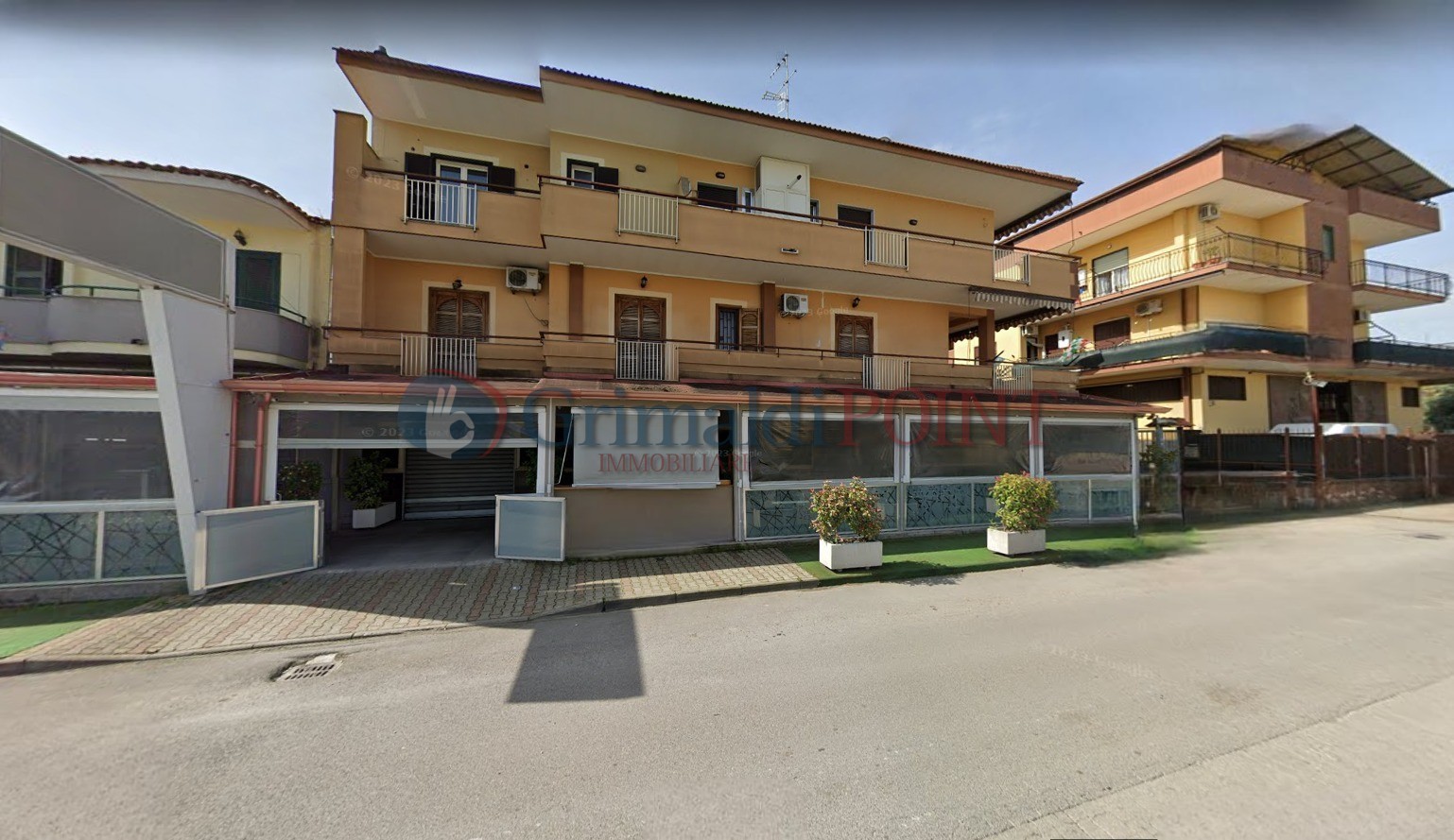 Locale commerciale in affitto a Mugnano di Napoli