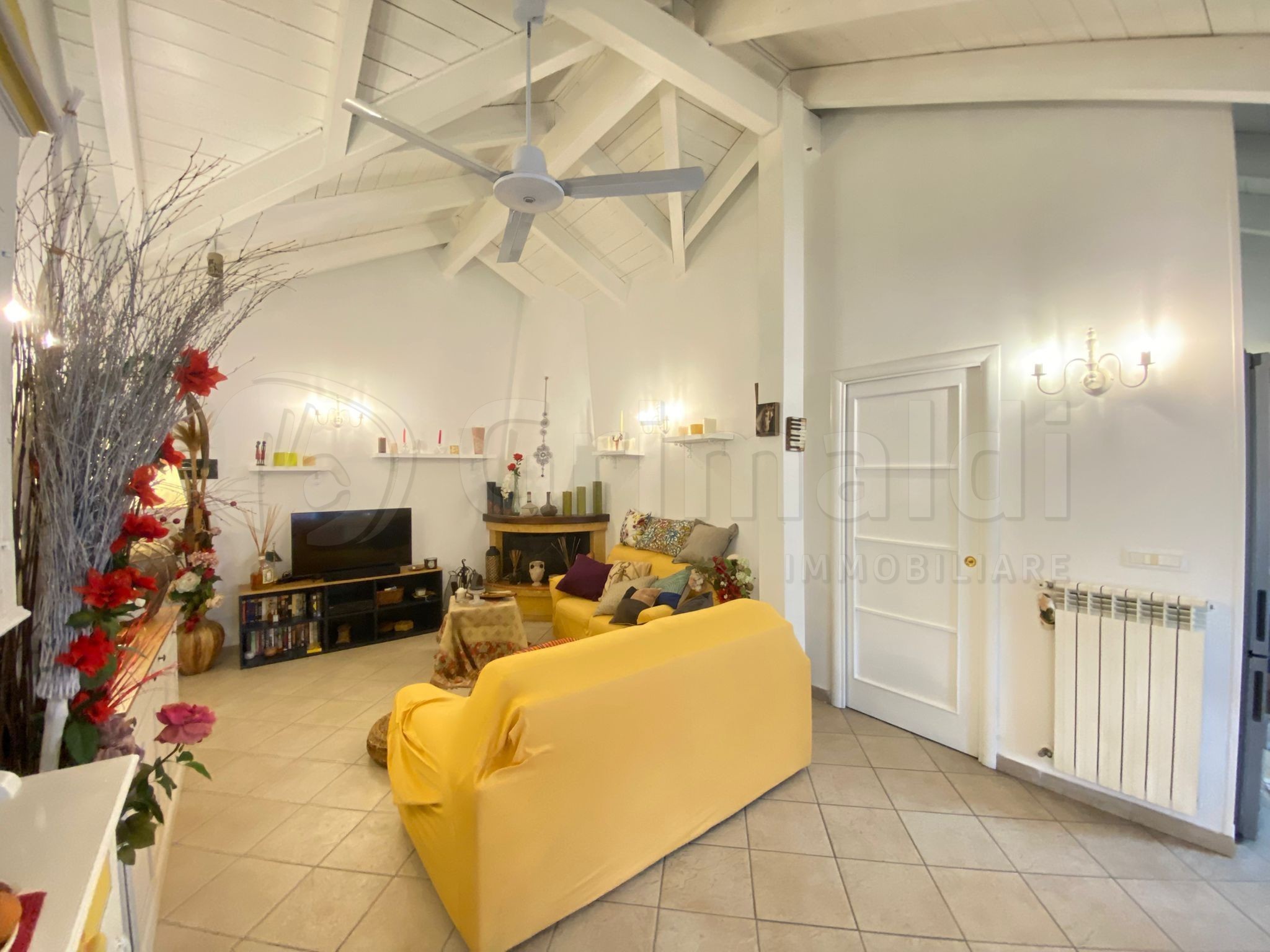 Trilocale ristrutturato a Giugliano in Campania