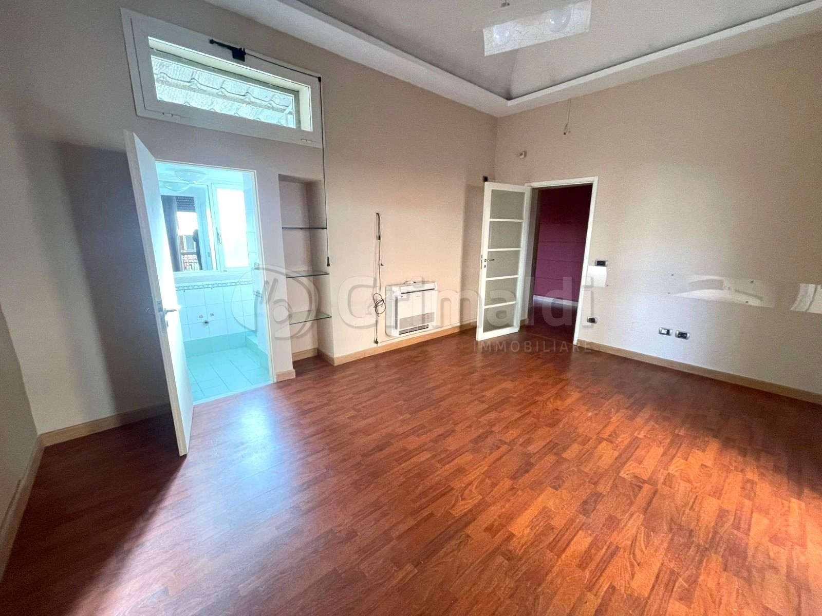 Ufficio in affitto a Giugliano in Campania