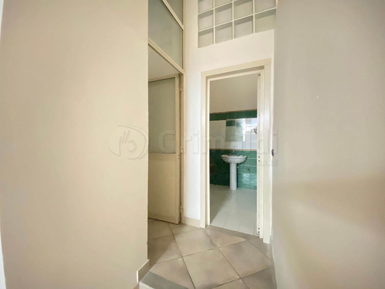 Locale commerciale in vendita a Villaricca