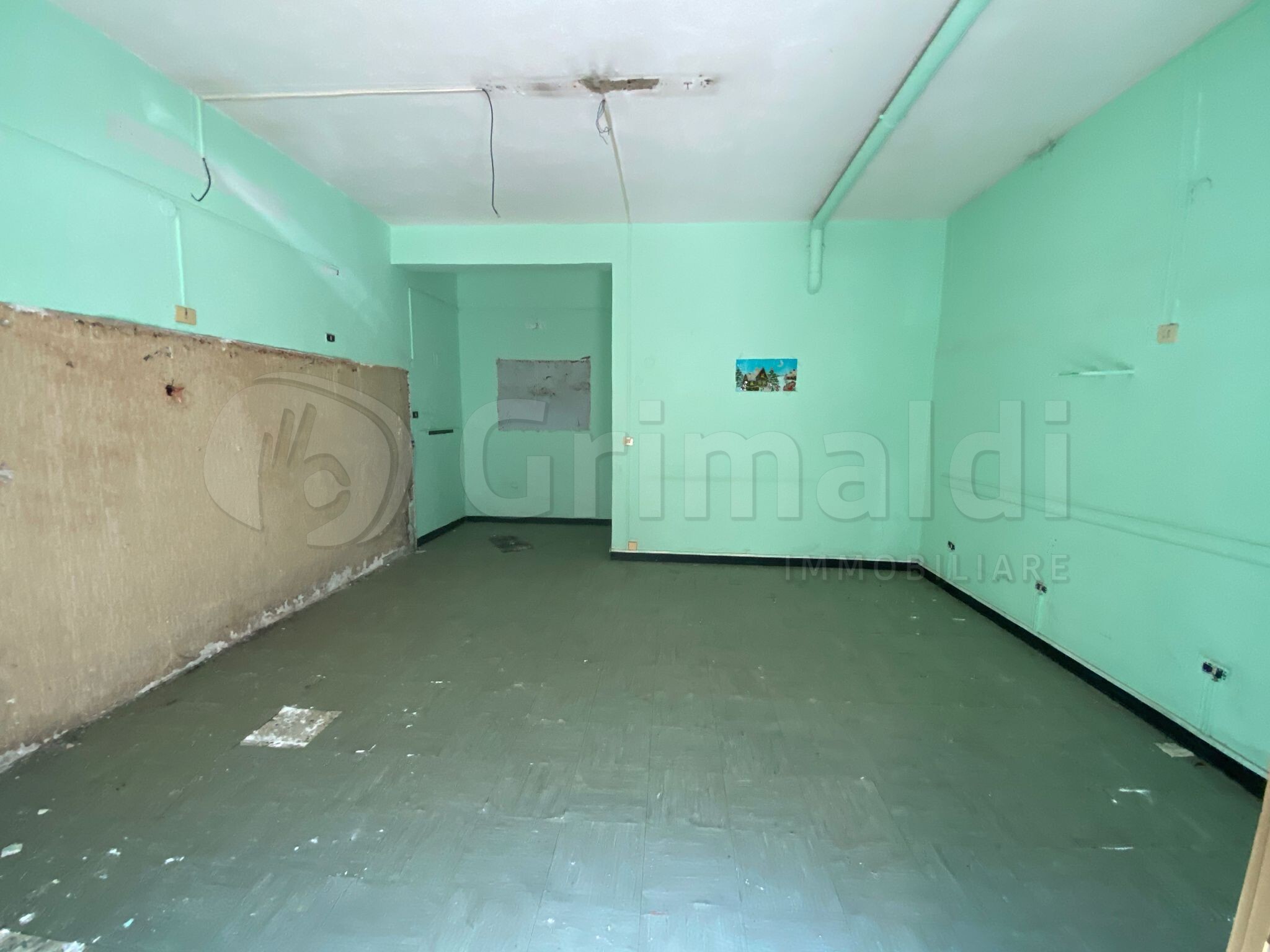 Locale commerciale in affitto a Giugliano in Campania