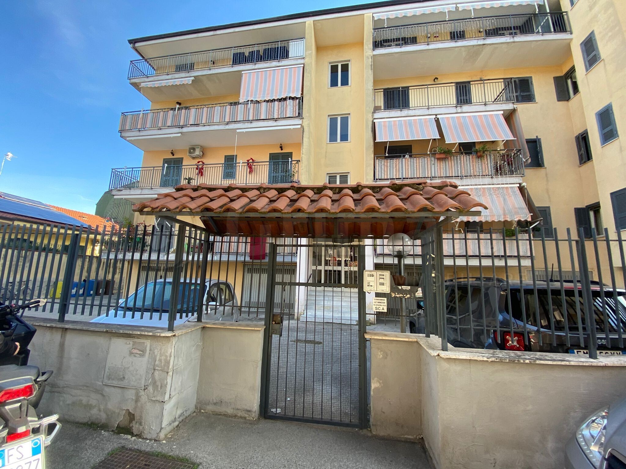 Box/Garage 16mq in vendita a Giugliano in Campania