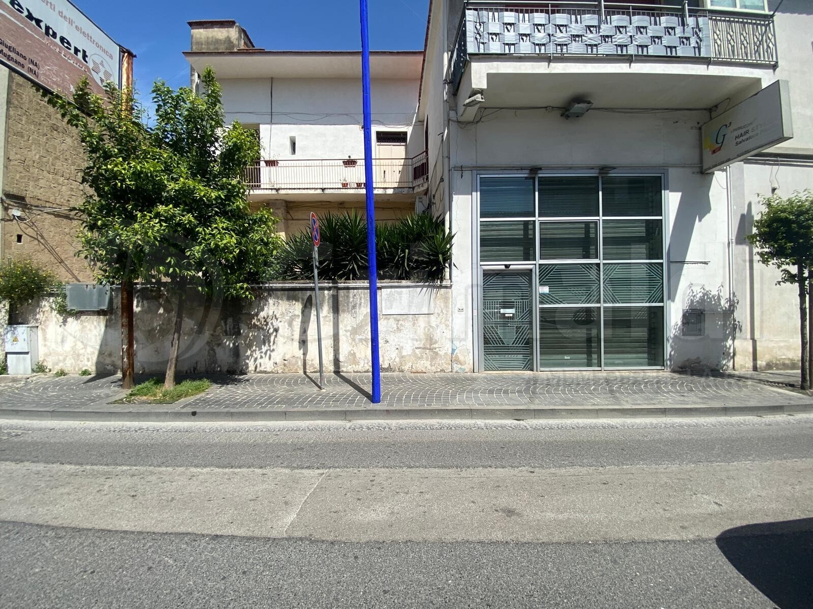 Locale commerciale in affitto a Giugliano in Campania