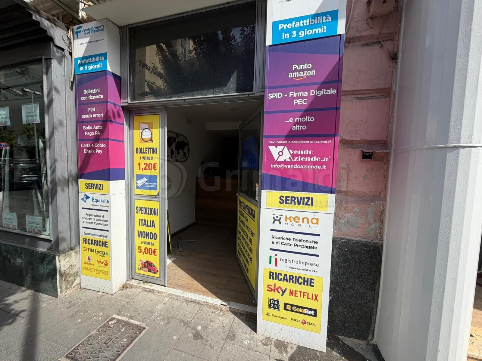 Locale commerciale ristrutturata a Giugliano in Campania