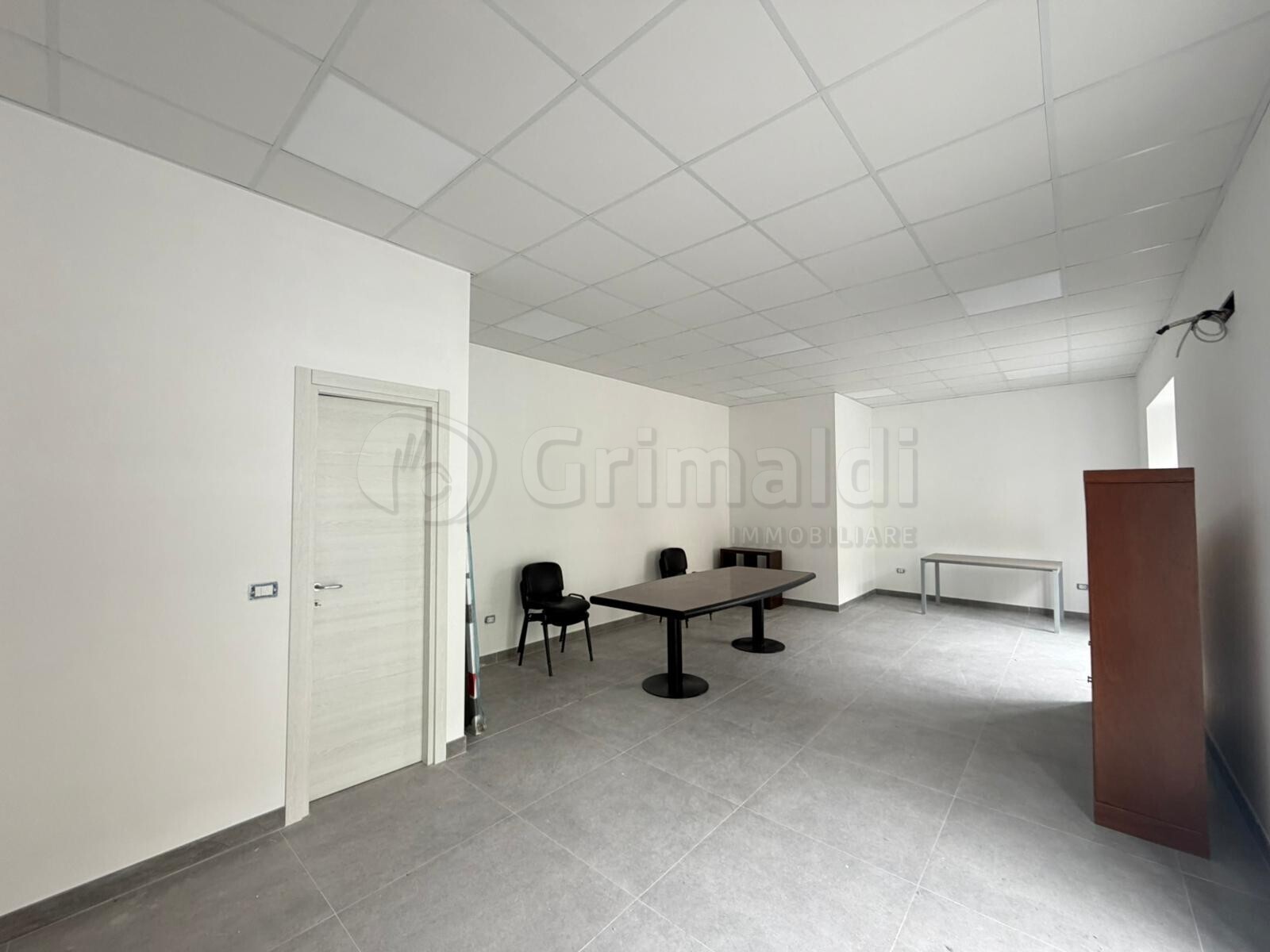 Locale commerciale in affitto a Giugliano in Campania