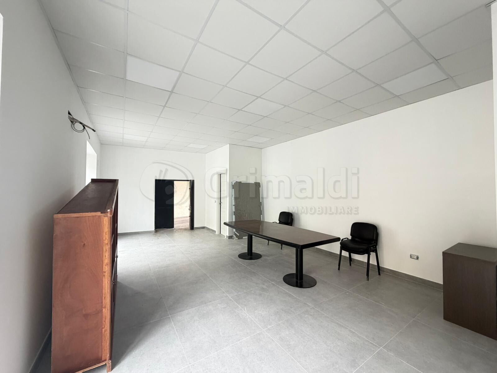 Locale commerciale in affitto a Giugliano in Campania