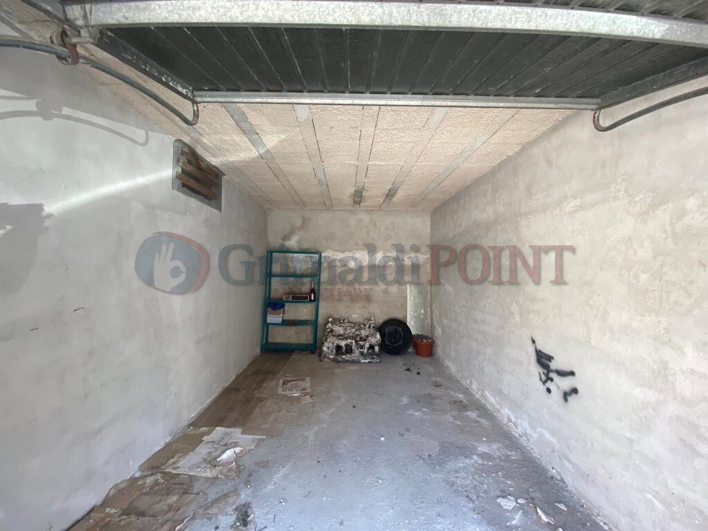 Box/Garage 16mq con box a Giugliano in Campania