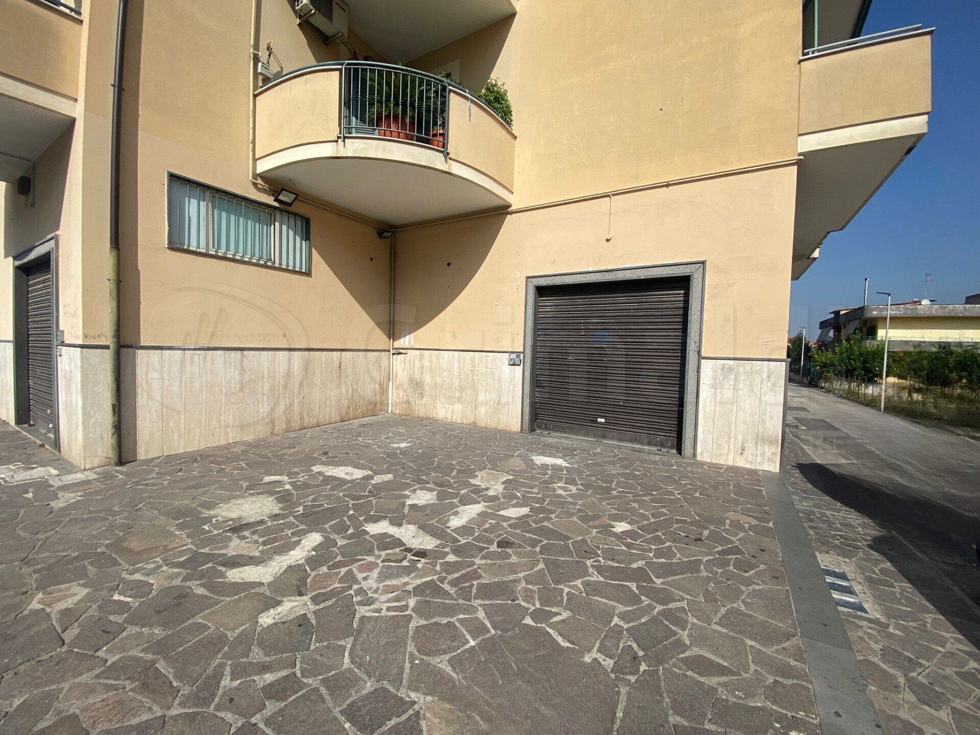 Locale commerciale in vendita a Giugliano in Campania