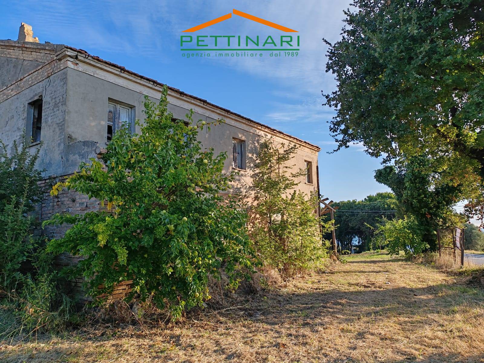 Rustico/Casale in vendita a Potenza Picena