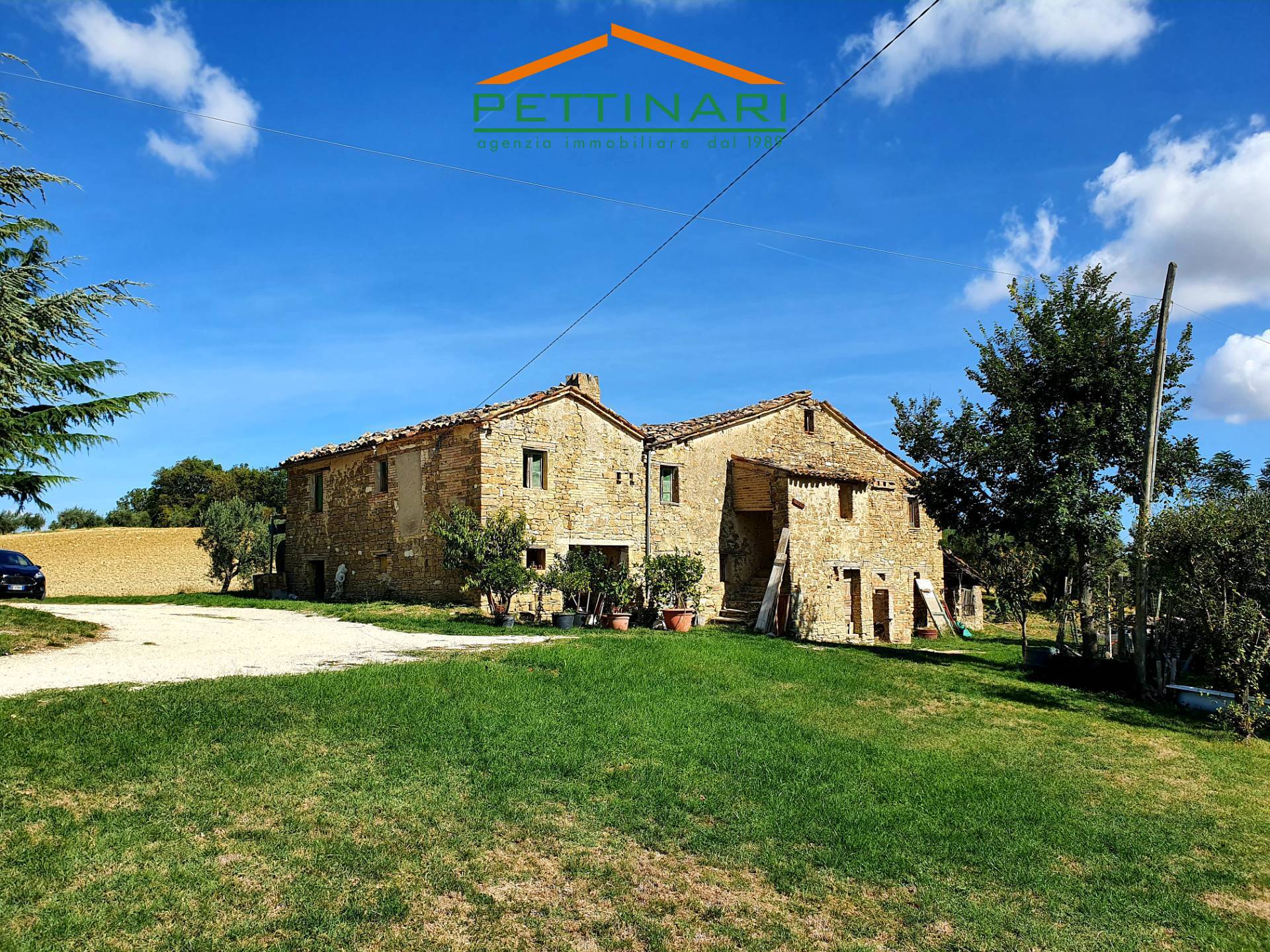 Rustico/Casale in vendita a Treia