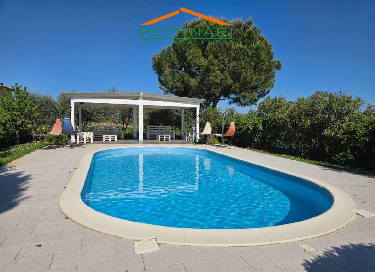 Villa in vendita a Potenza Picena