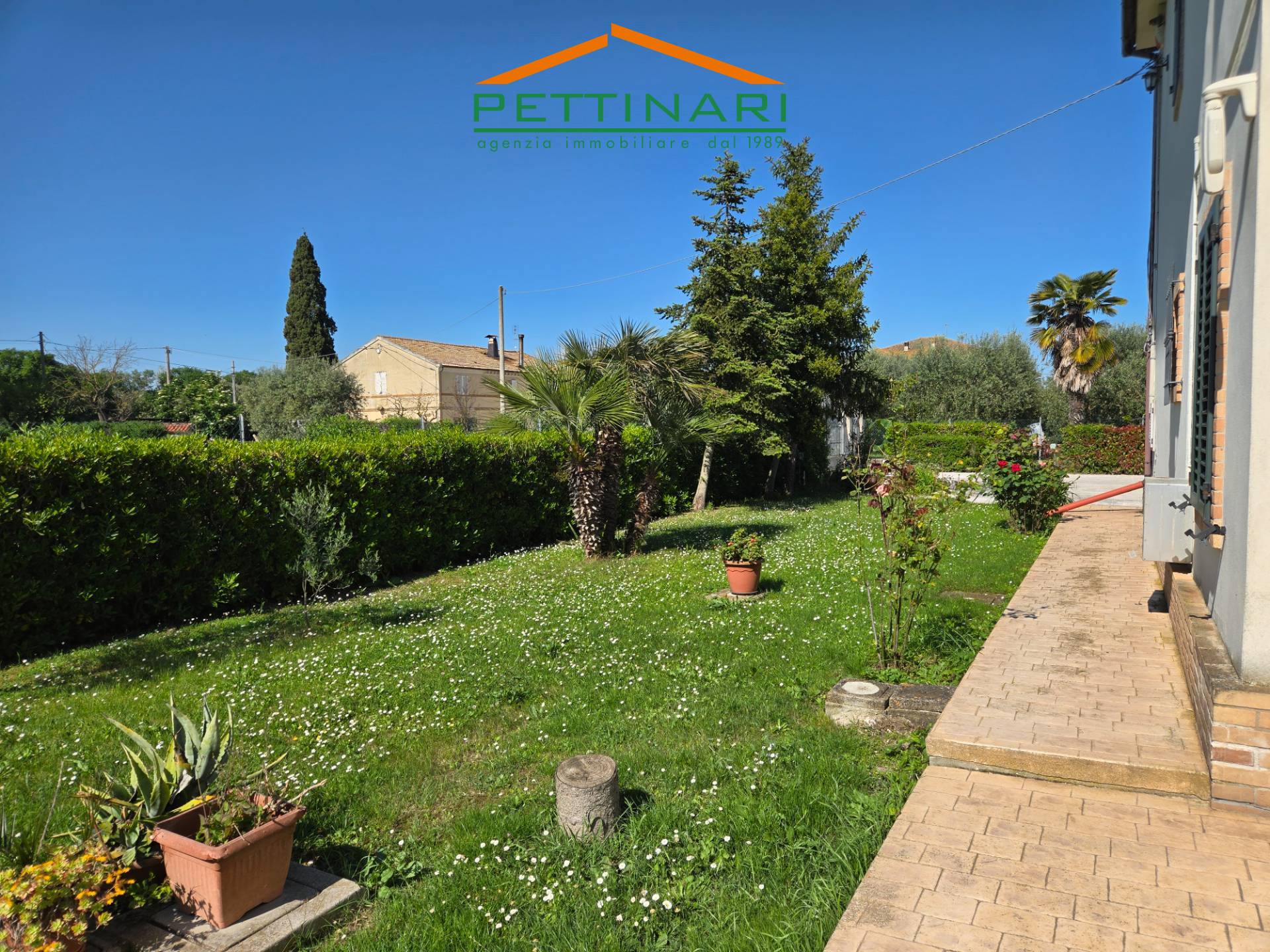 Villa in vendita a Potenza Picena