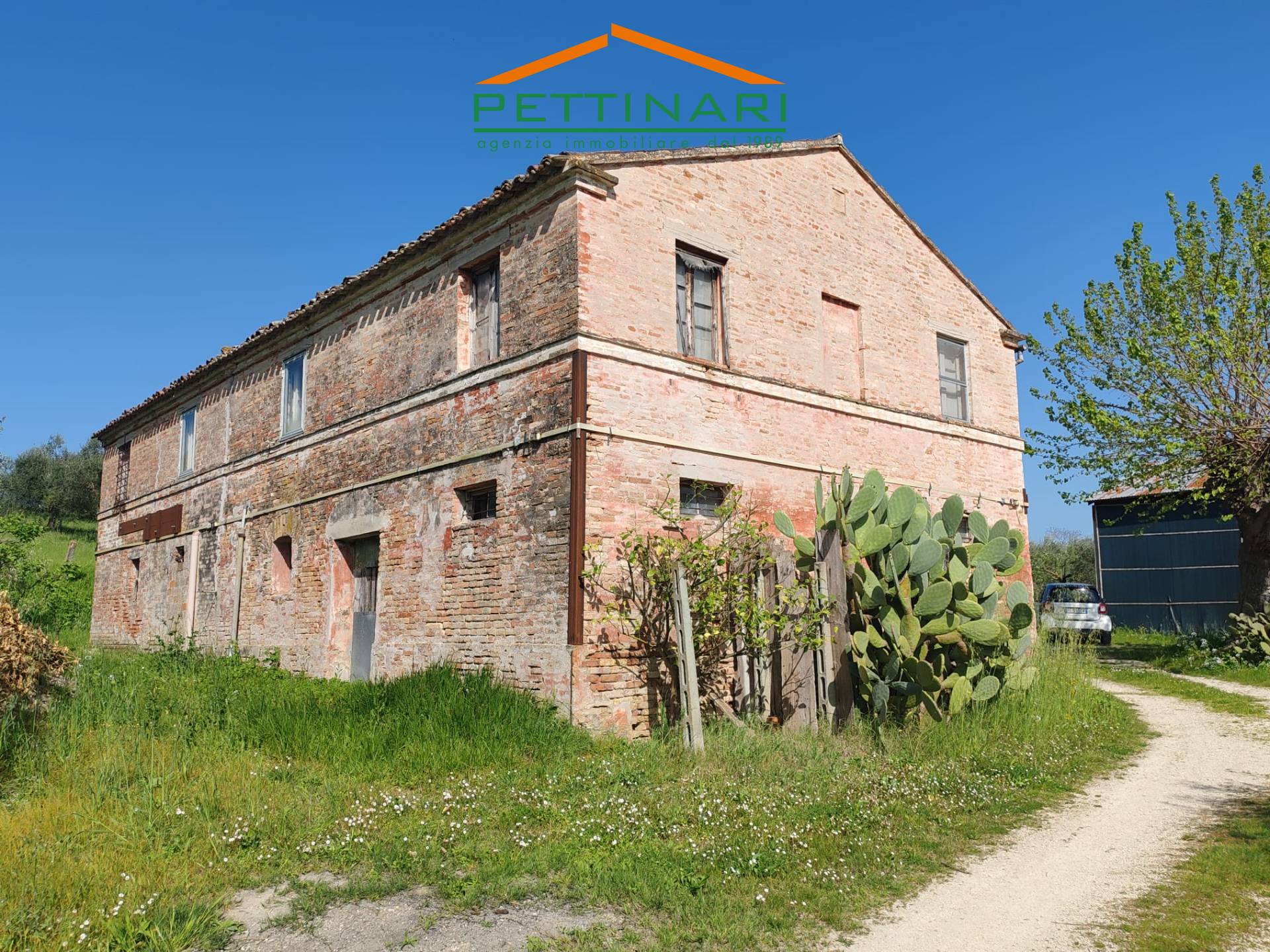 Rustico/Casale in vendita a Recanati