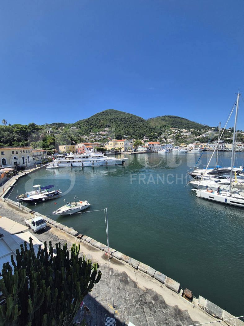 Trilocale in vendita a Ischia