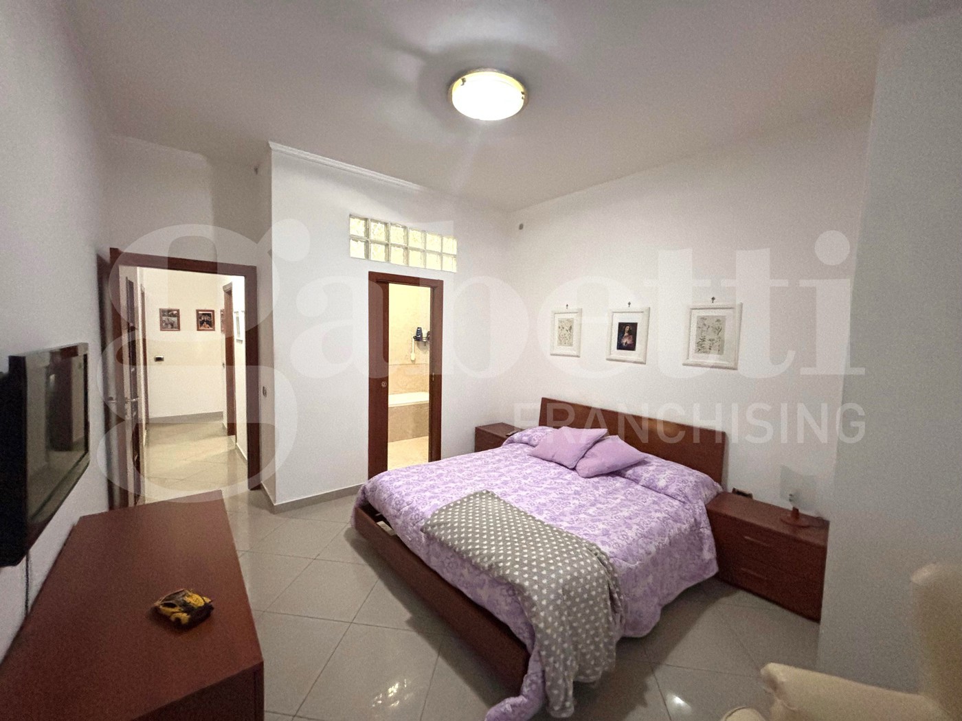 Quadrilocale ristrutturato a Napoli