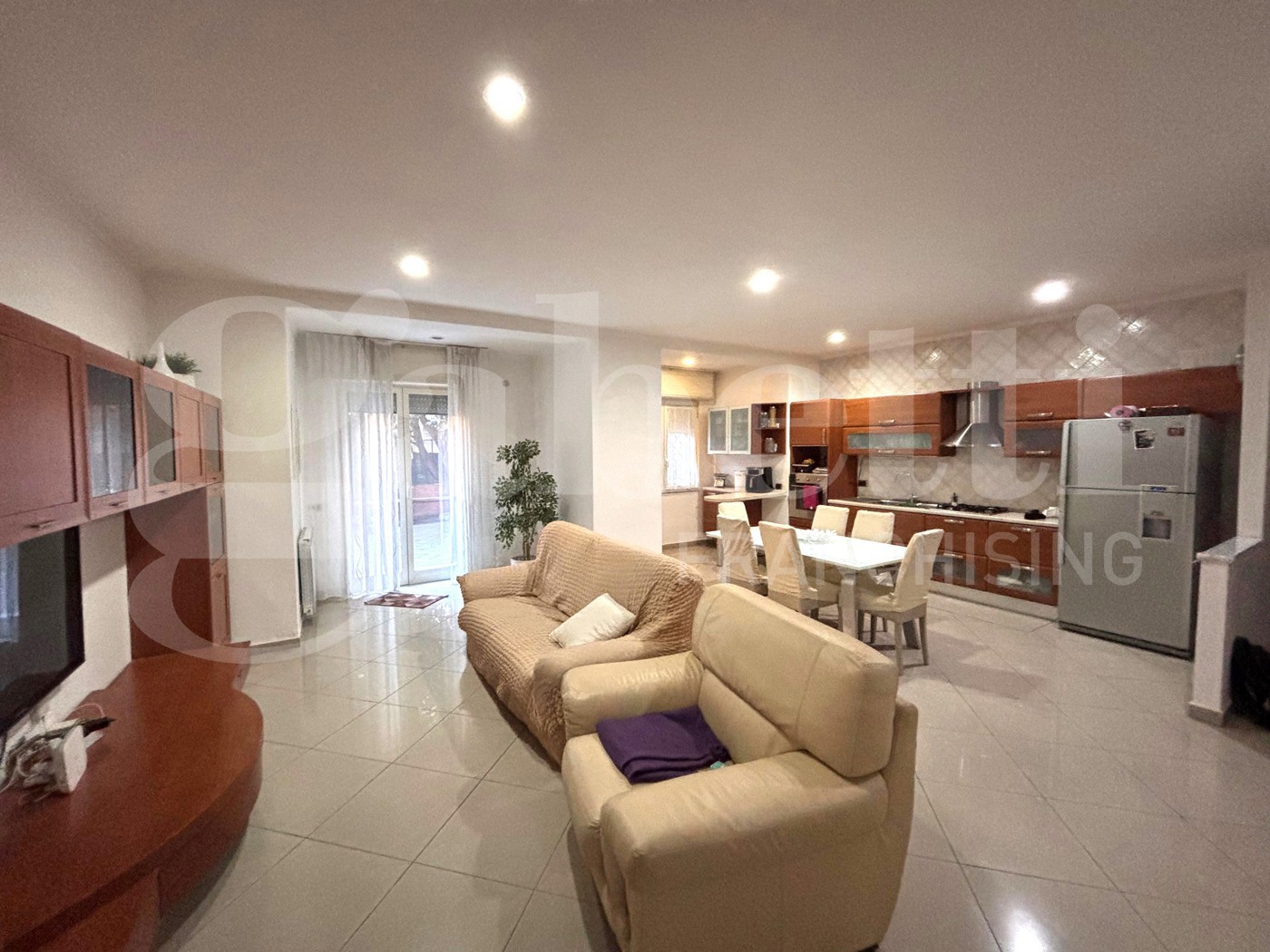 Quadrilocale ristrutturato a Napoli