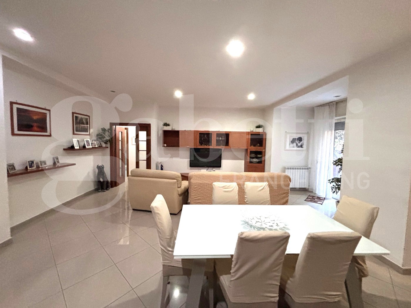 Quadrilocale ristrutturato a Napoli