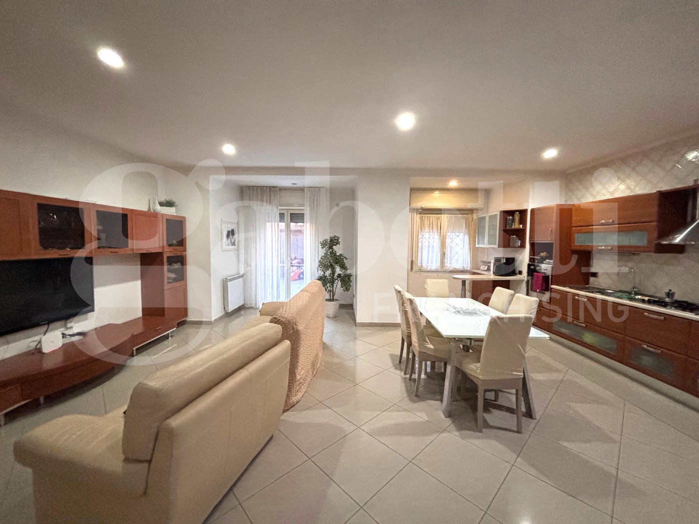 Quadrilocale ristrutturato a Napoli