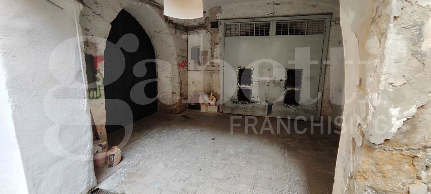 Magazzino in vendita a Napoli