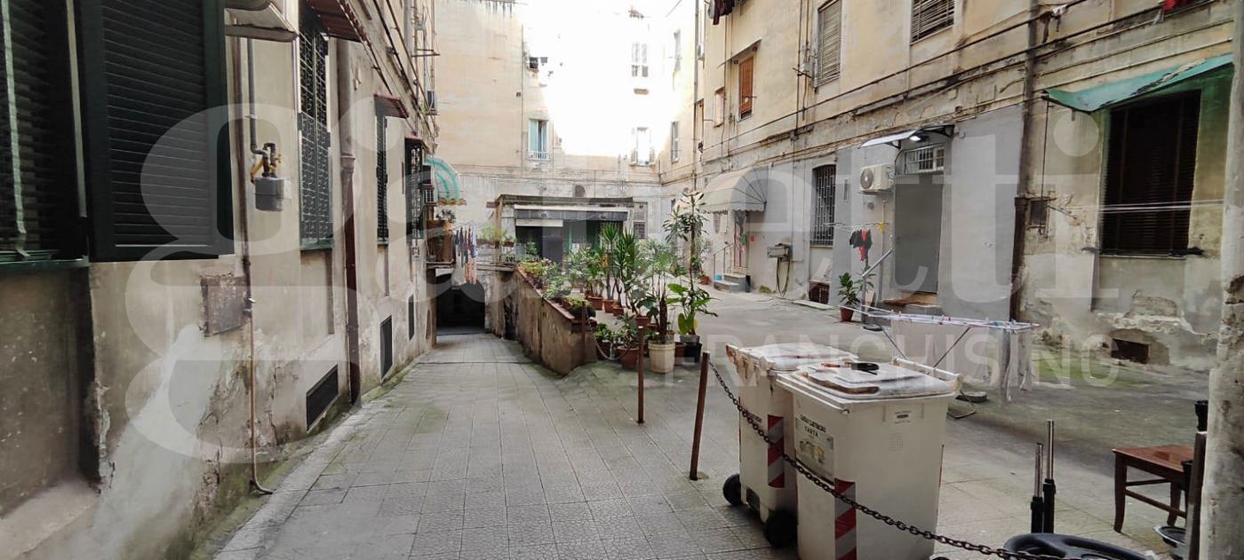 Magazzino in vendita a Napoli