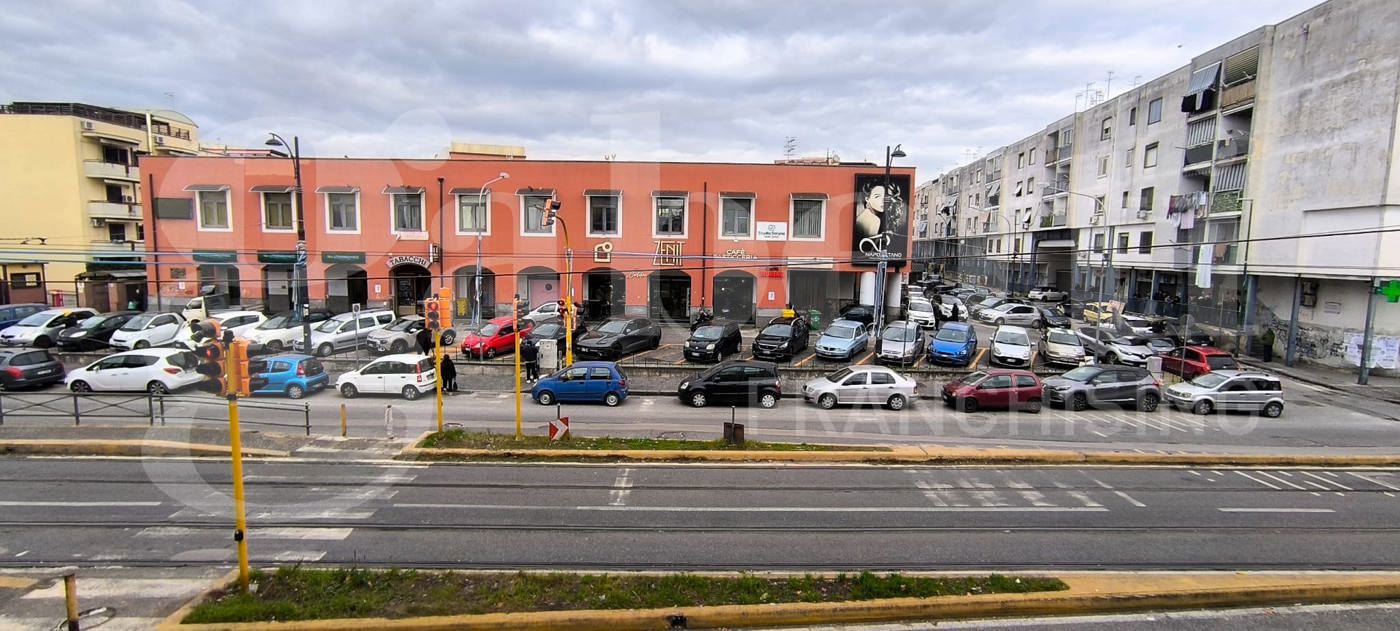 Quadrilocale in vendita a Napoli