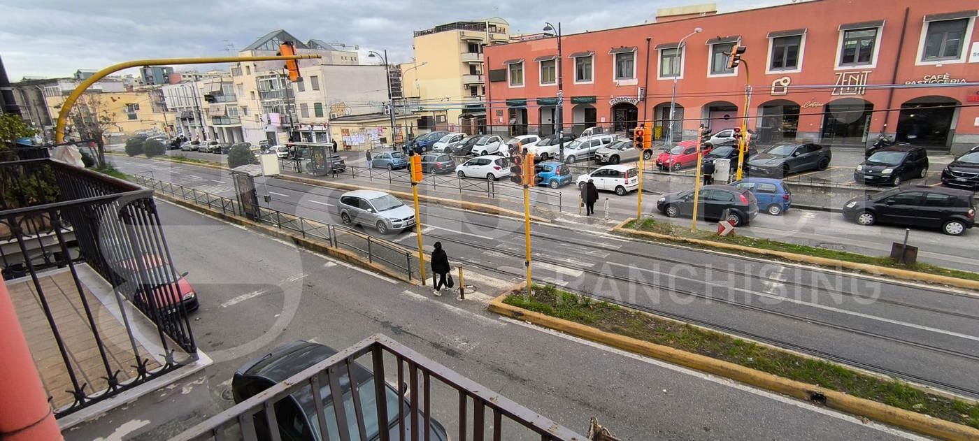 Quadrilocale in vendita a Napoli