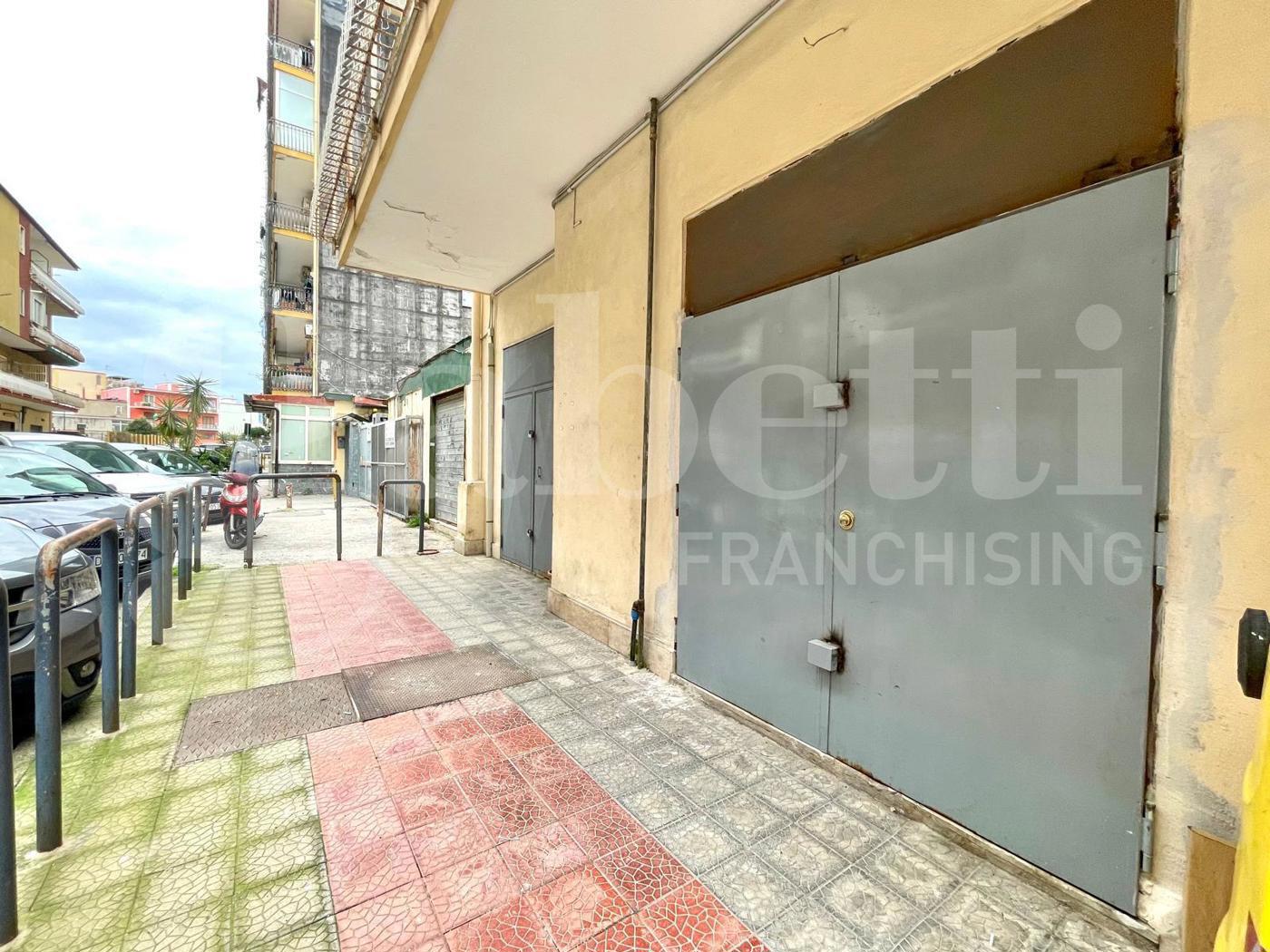 Negozio in vendita a Napoli