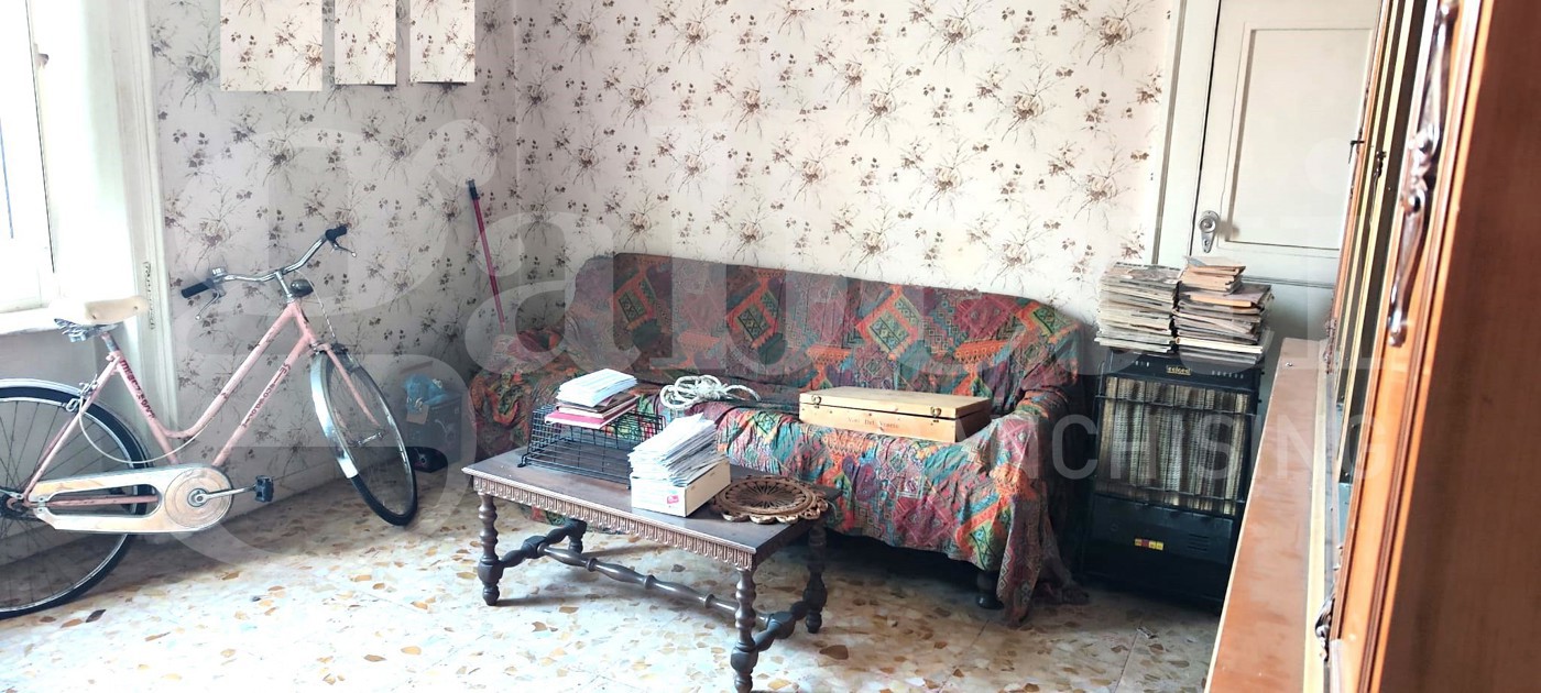 Quadrilocale da ristrutturare a Napoli