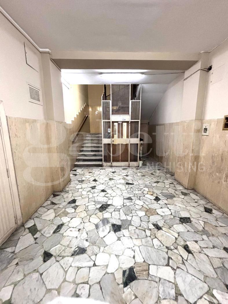 Quadrilocale arredato in affitto a Napoli