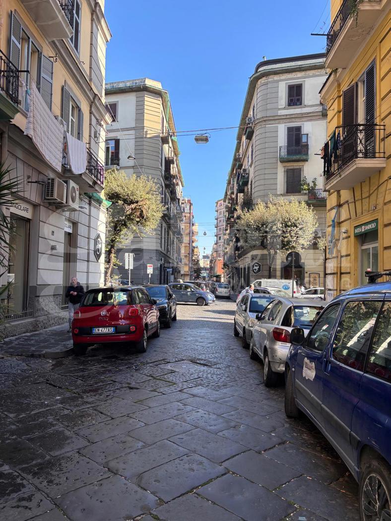 Quadrilocale arredato in affitto a Napoli