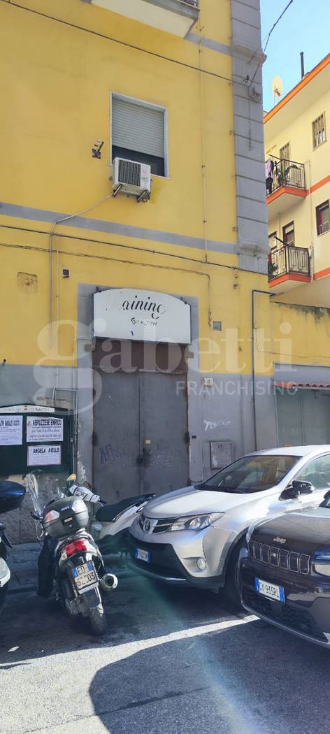 Negozio in vendita a Napoli