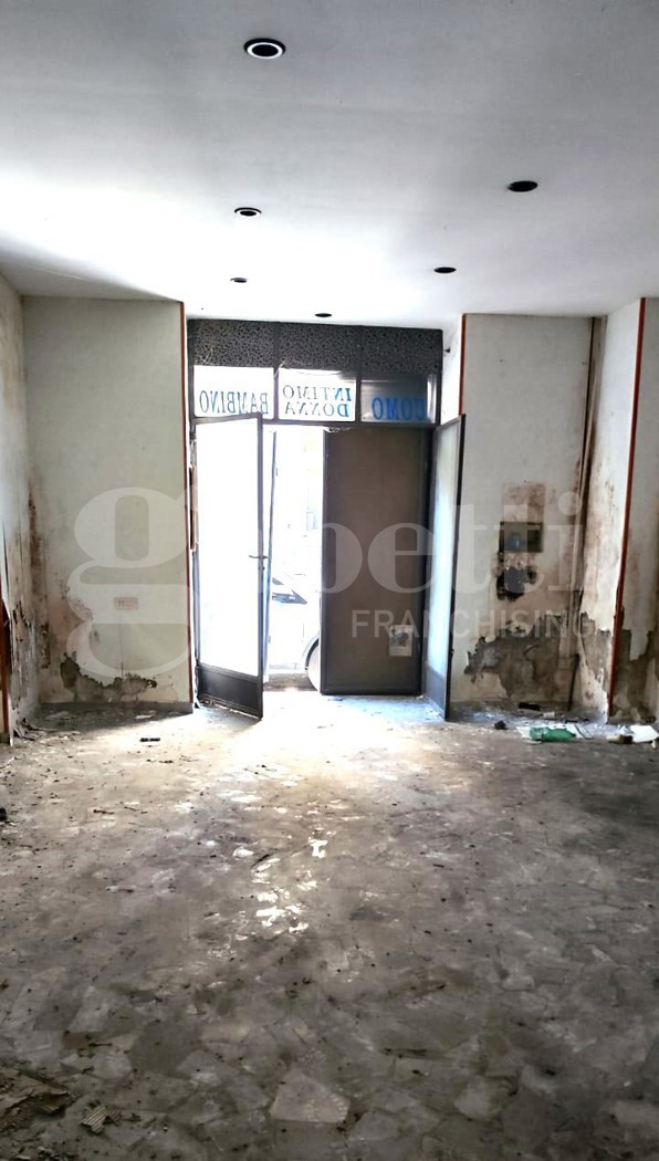 Negozio in vendita a Napoli