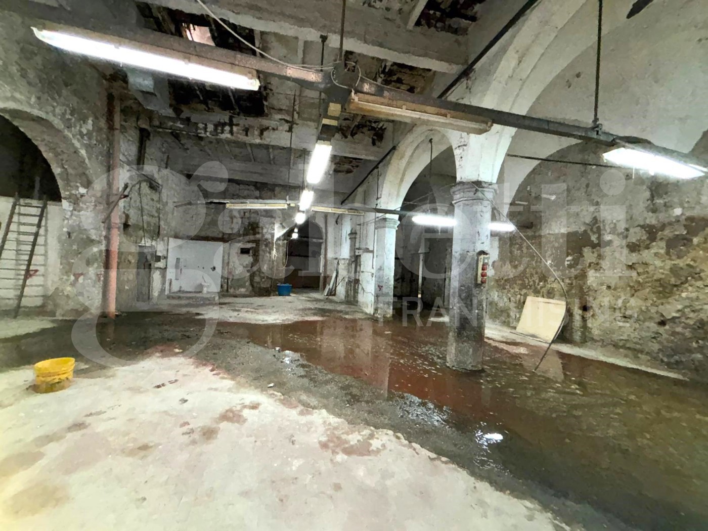 Attivit� commerciale in vendita a Napoli