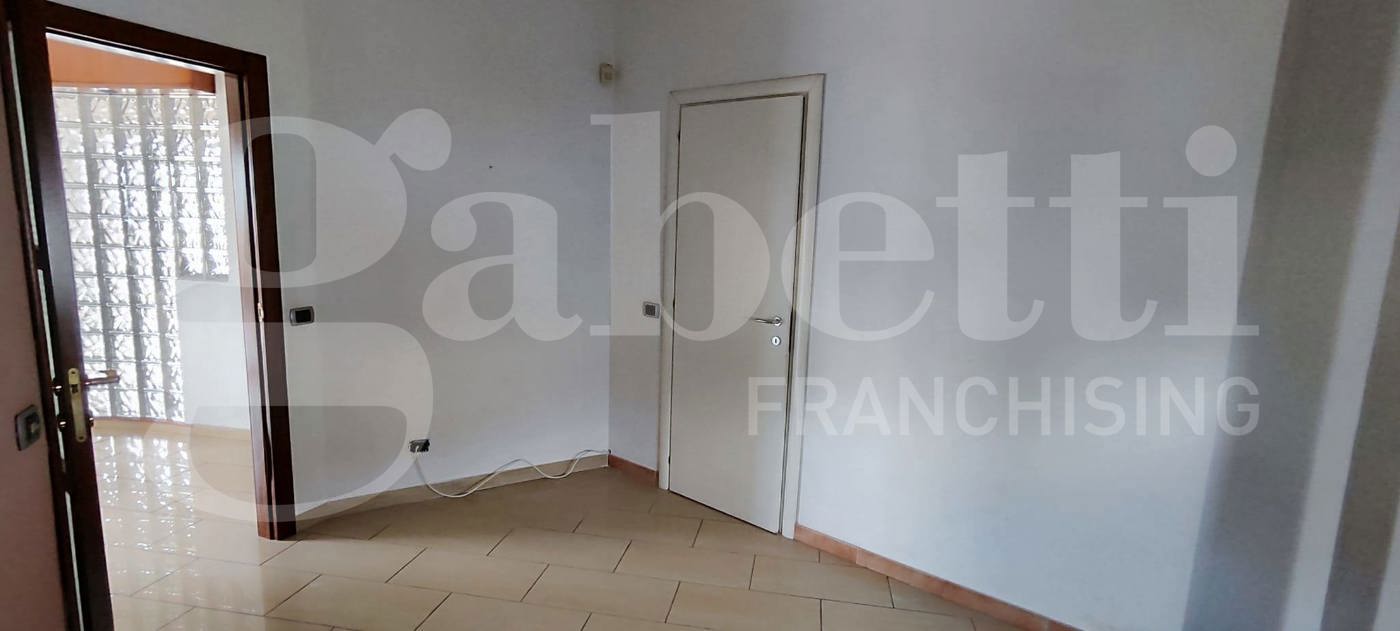 Quadrilocale in affitto a Napoli