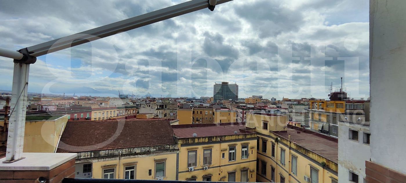 Quadrilocale in affitto a Napoli