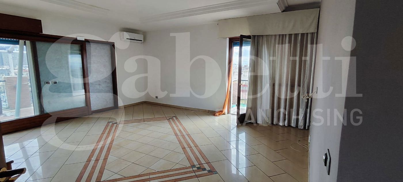 Quadrilocale in affitto a Napoli