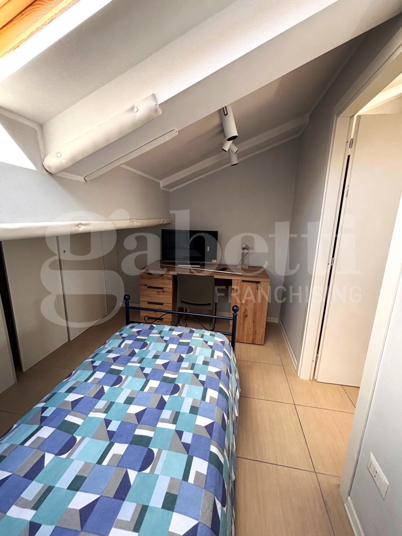 Trilocale ristrutturato a Napoli