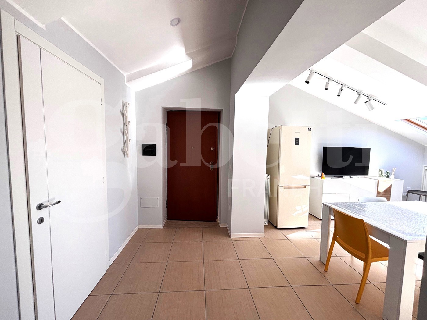 Trilocale ristrutturato a Napoli