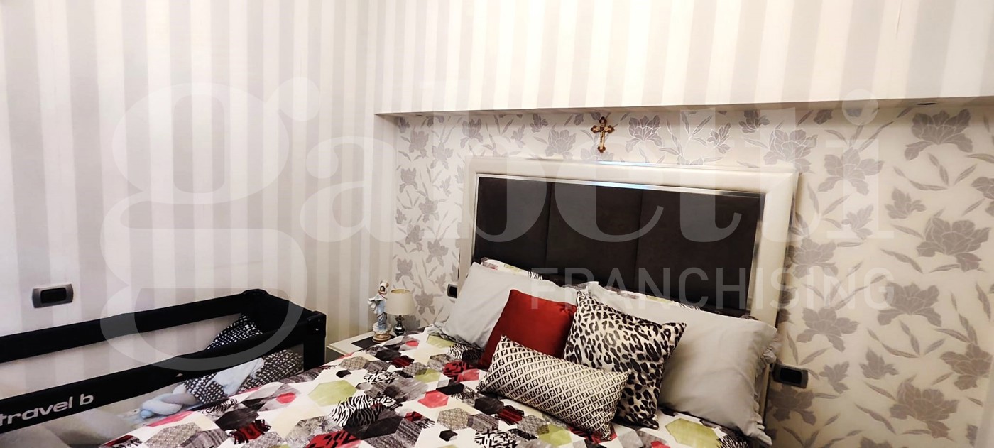 Trilocale ristrutturato a Napoli