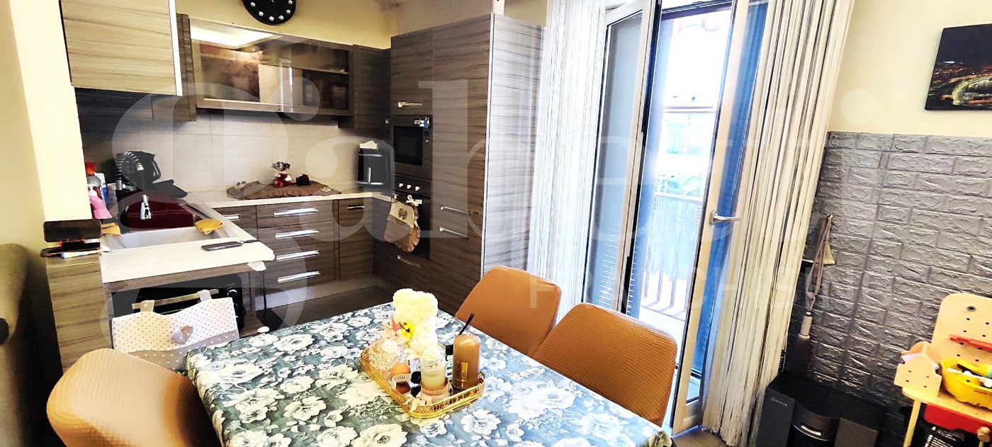 Trilocale ristrutturato a Napoli