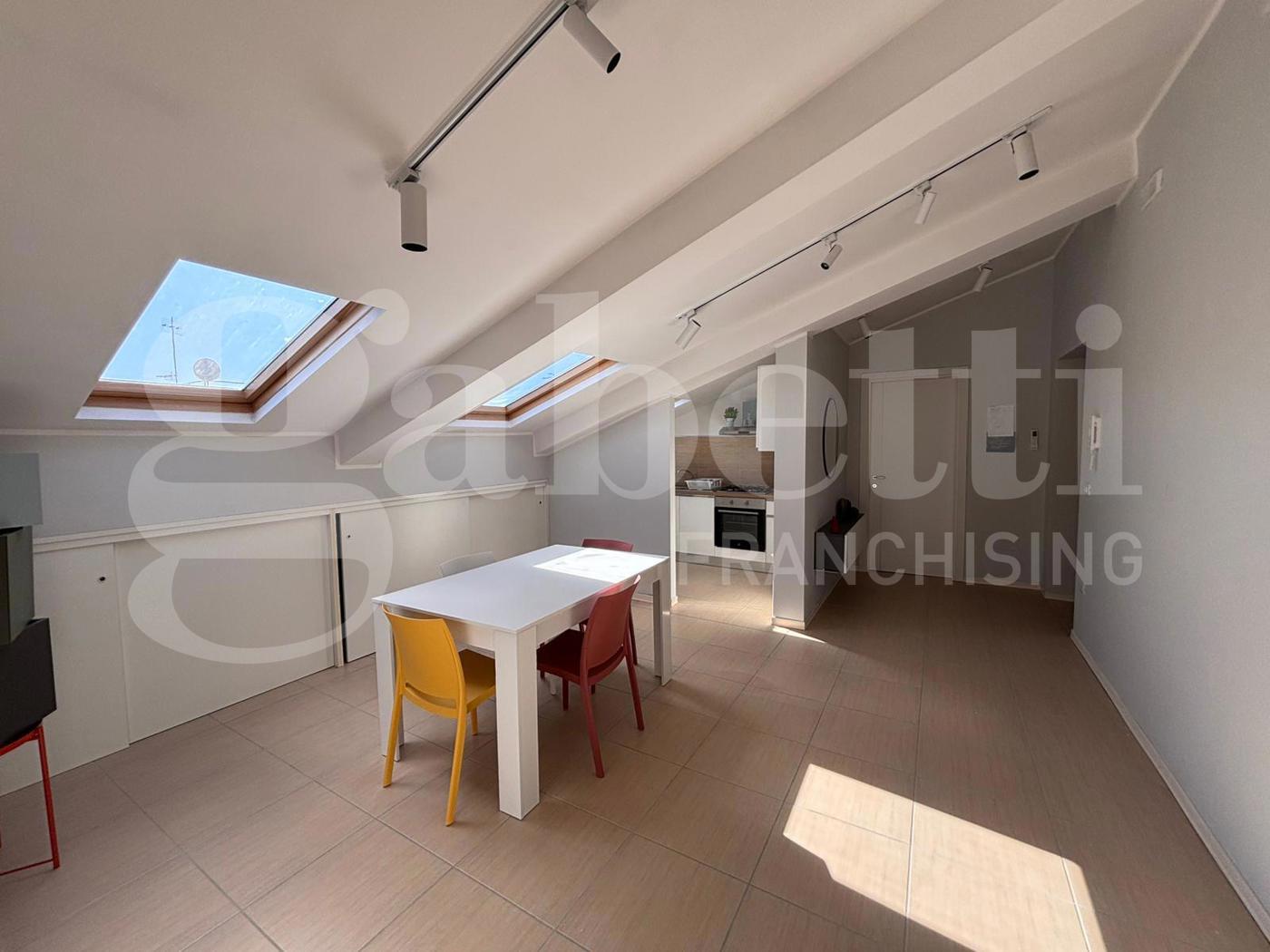 Trilocale in affitto a Napoli