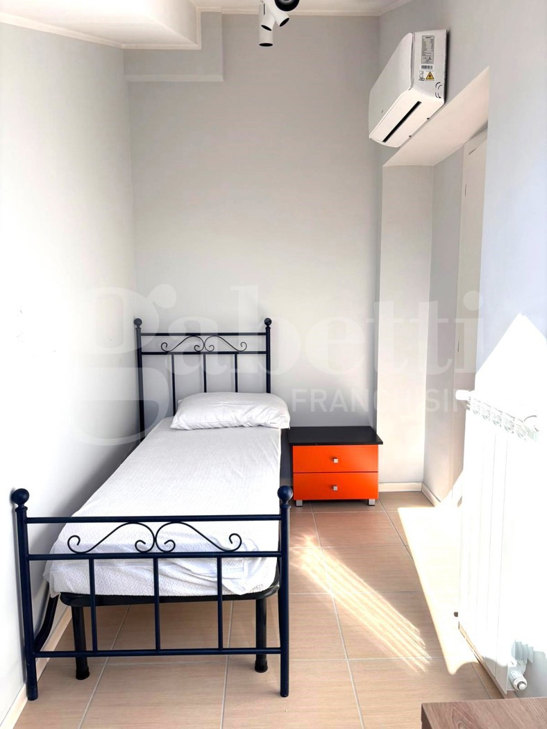 Trilocale in affitto a Napoli