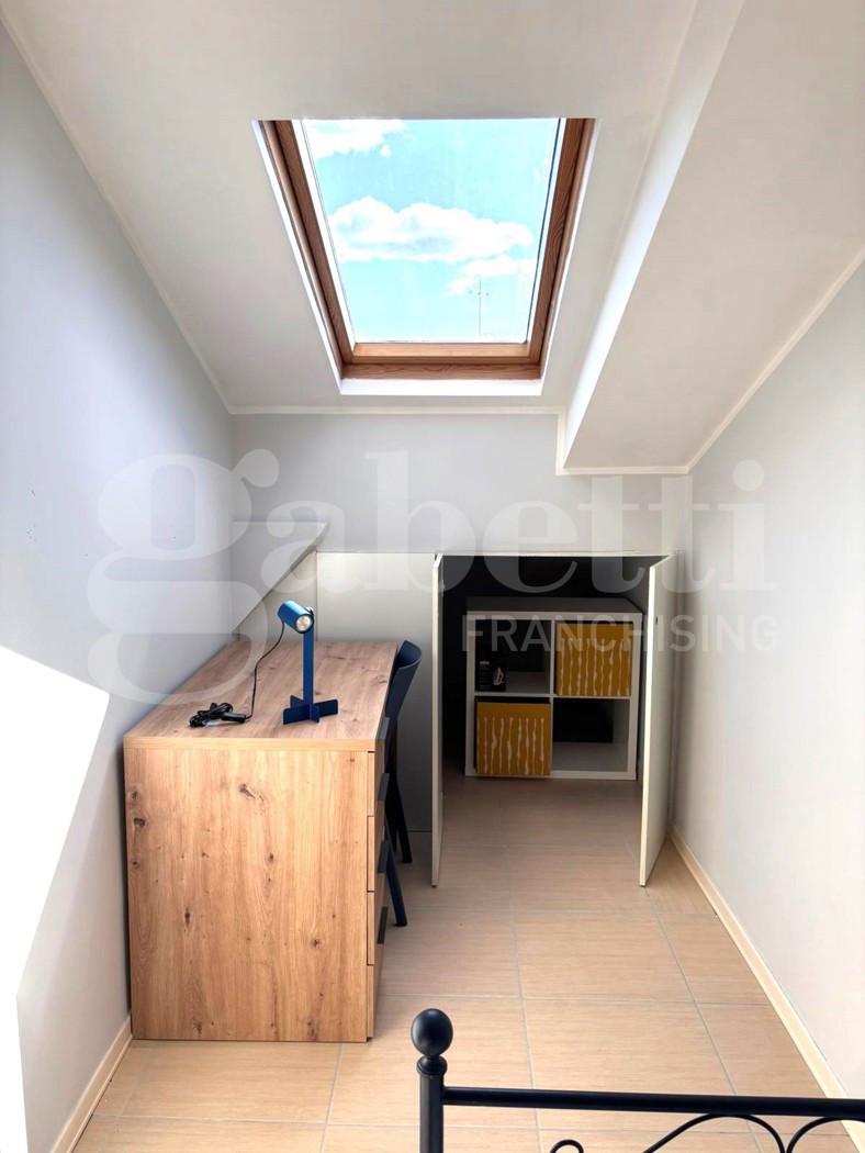 Trilocale in affitto a Napoli