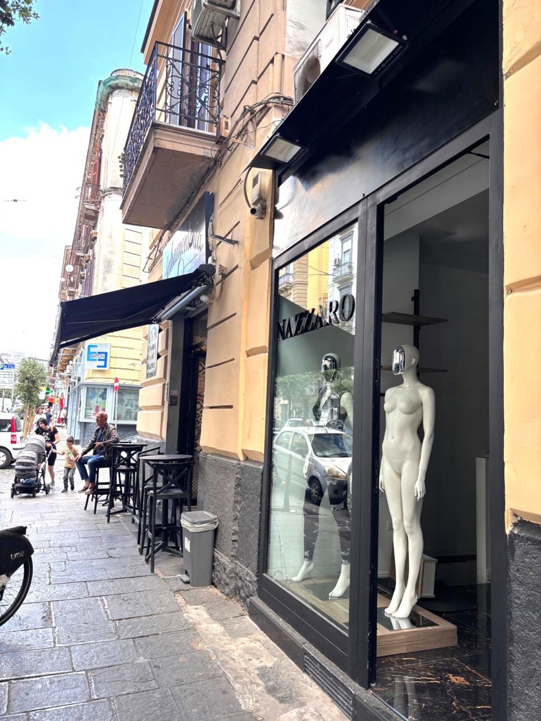 Negozio in affitto a Napoli
