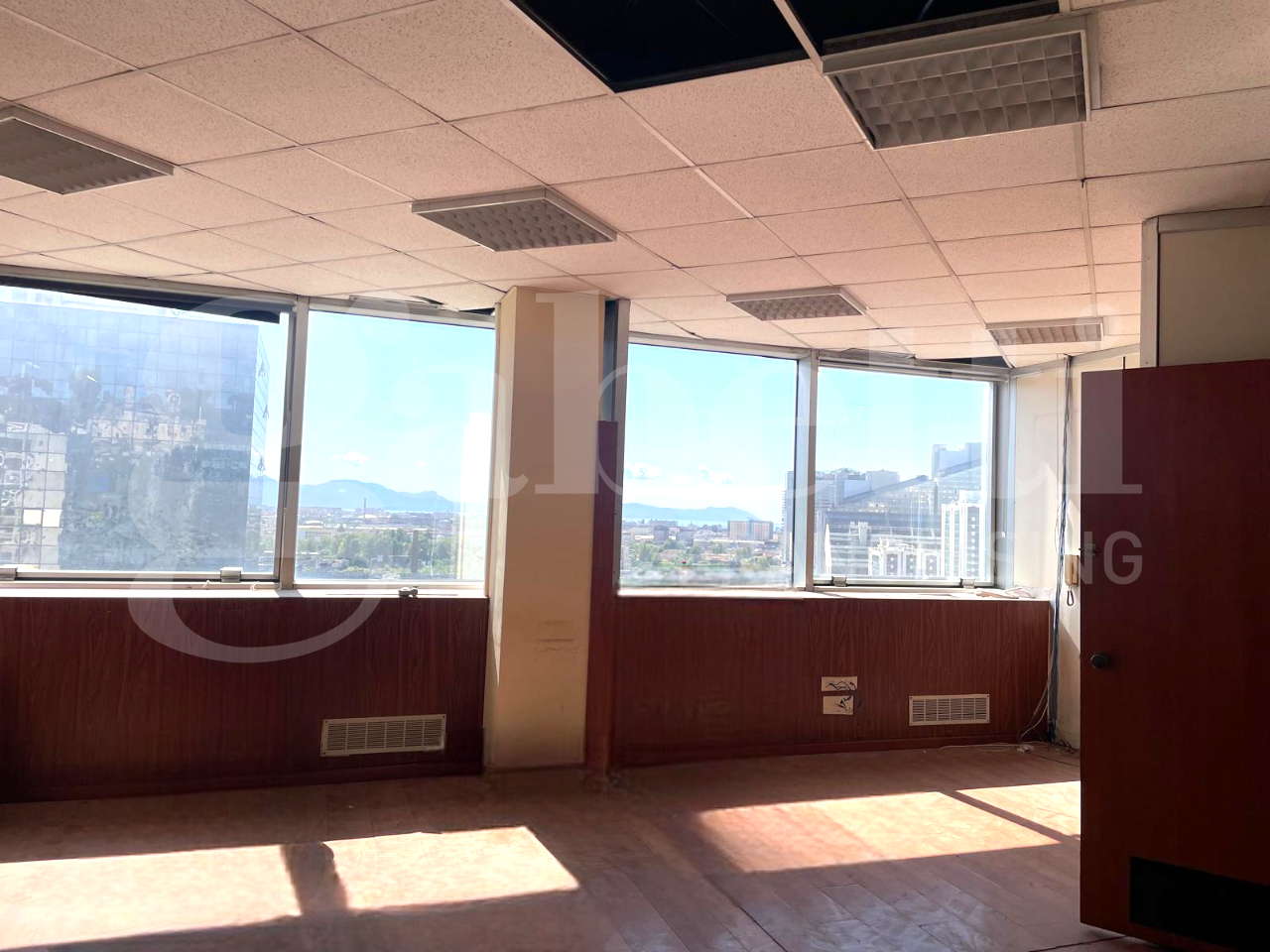 Ufficio da ristrutturare a Napoli