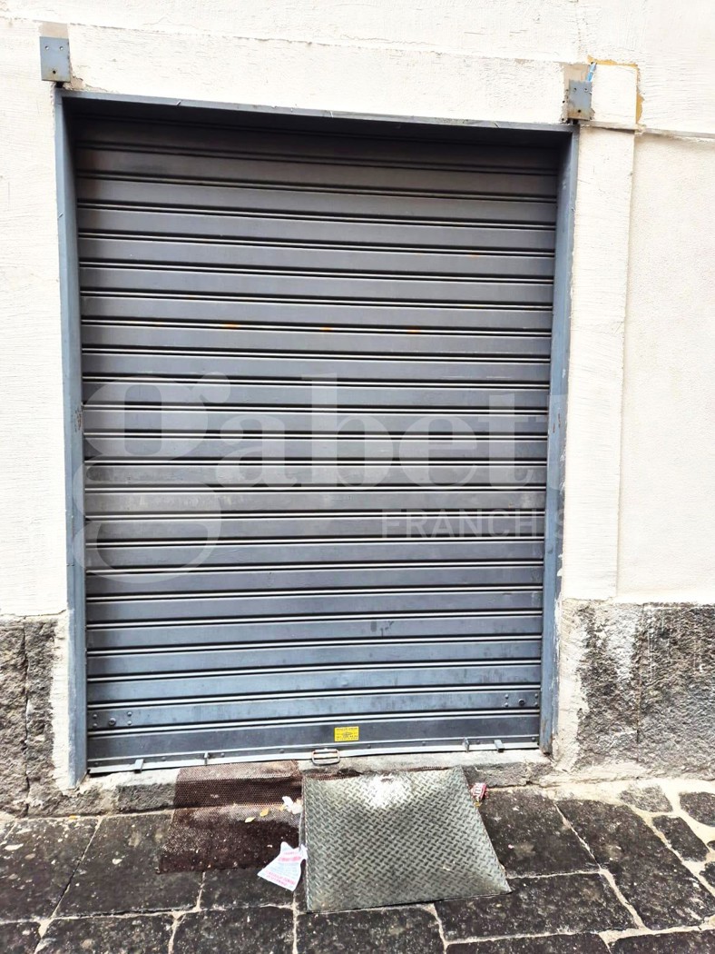 Negozio in vendita a Napoli