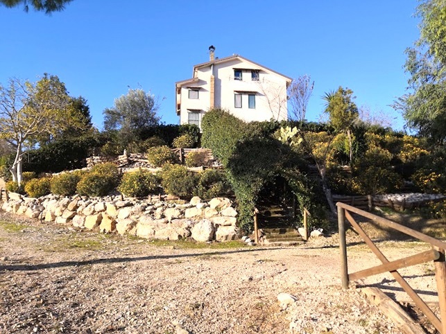 Villa con giardino a Dugenta