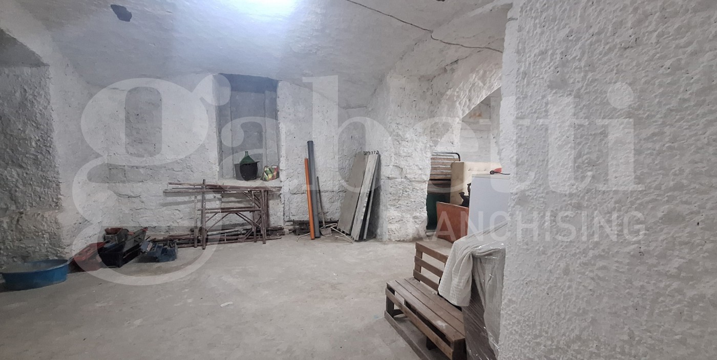 Magazzino in vendita a Napoli