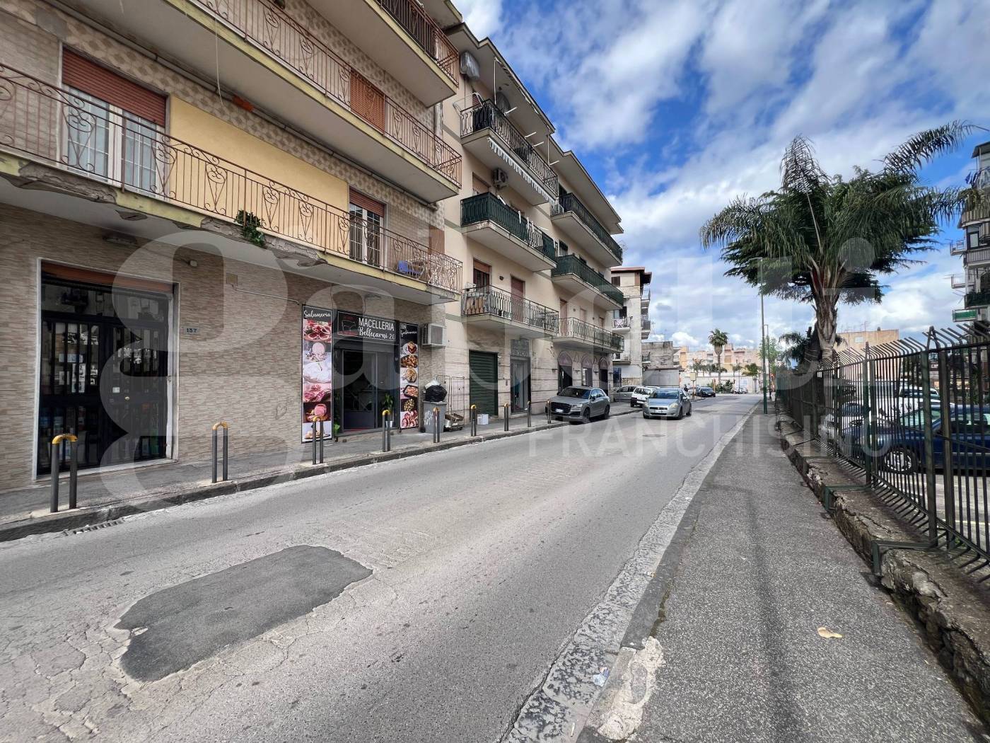 Quadrilocale da ristrutturare a Napoli